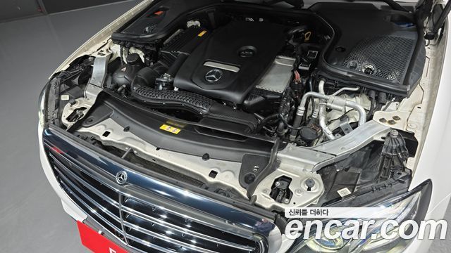 Mercedes-Benz E-Class 2018 — photo 6