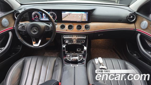 Mercedes-Benz E-Class 2018 — photo 10