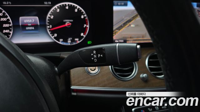 Mercedes-Benz E-Class 2018 — photo 12