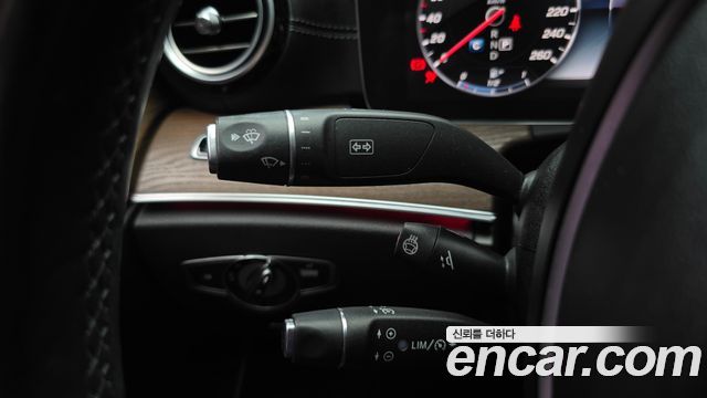Mercedes-Benz E-Class 2018 — photo 28