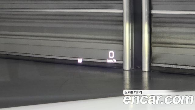 Mercedes-Benz E-Class 2018 — photo 32