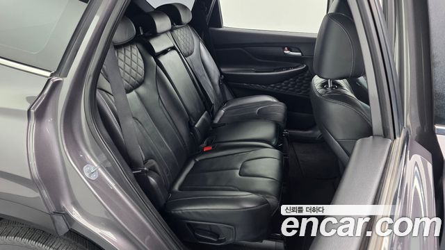 Hyundai Santafe 2023 — photo 17