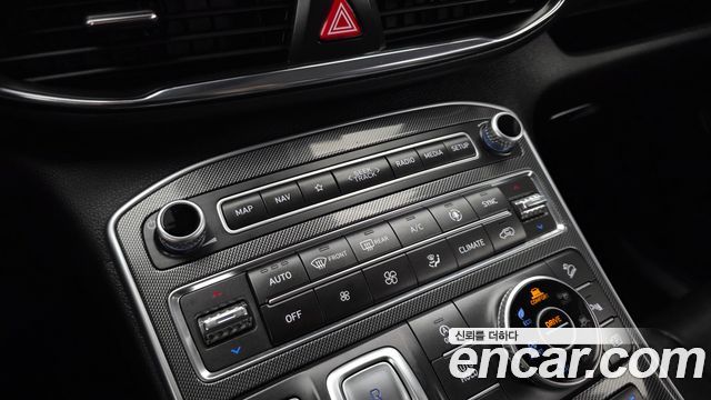 Hyundai Santafe 2023 — photo 24