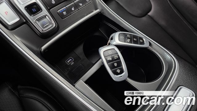 Hyundai Santafe 2023 — photo 25