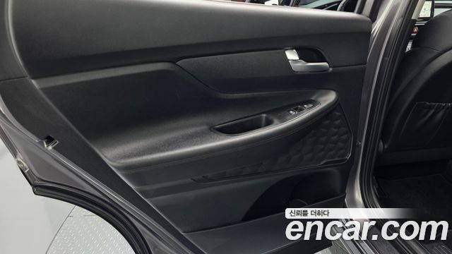 Hyundai Santafe 2023 — photo 15