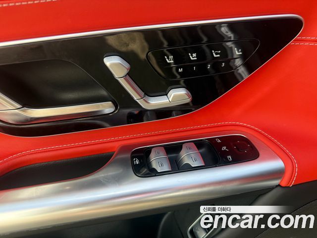 Mercedes-Benz SL-Class 2025 — photo 11