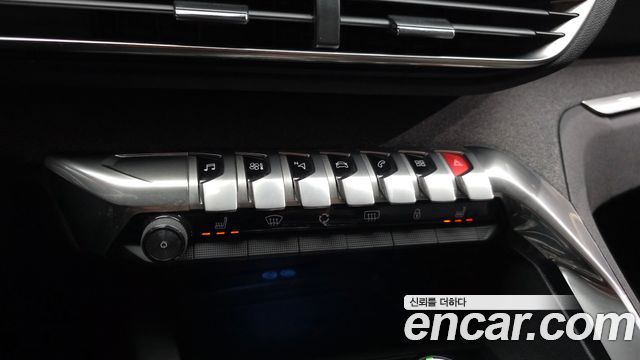 Peugeot 3008 2019 — photo 18