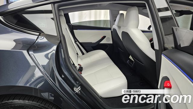 Tesla Model 3 2025 — photo 17
