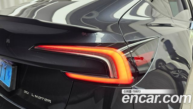 Tesla Model 3 2025 — photo 9
