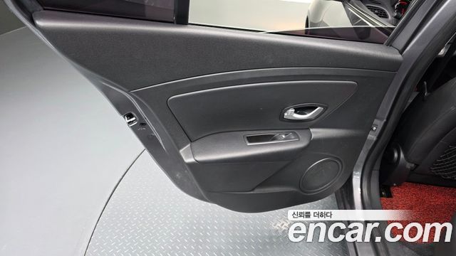 Renault Korea SM3 2017 — photo 15