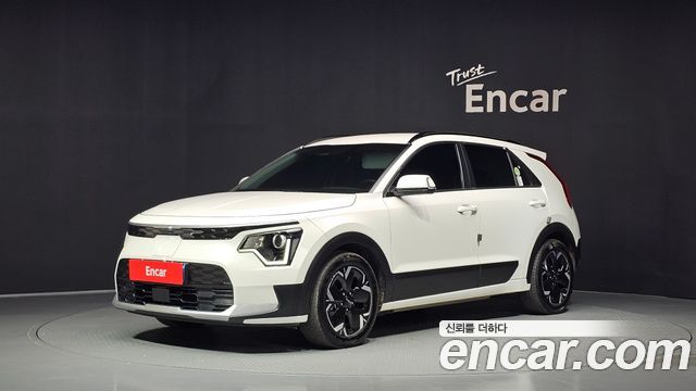 Kia Niro 2023 — photo 1