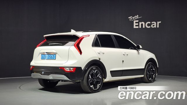 Kia Niro 2023 — photo 2