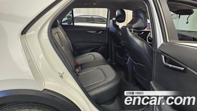 Kia Niro 2023 — photo 12
