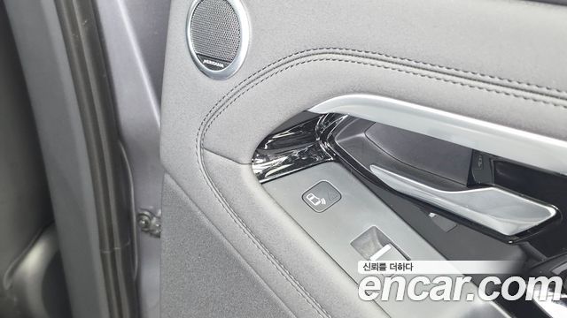 Land Rover Range Rover Evoque 2020 — photo 32