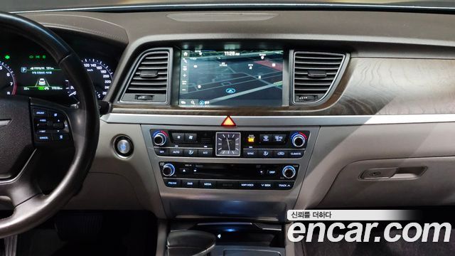 Genesis G80 2017 — photo 20