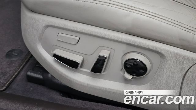 Genesis G80 2017 — photo 25