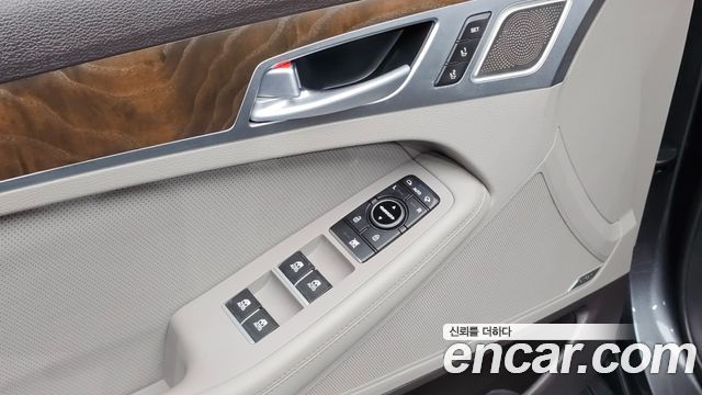 Genesis G80 2017 — photo 26