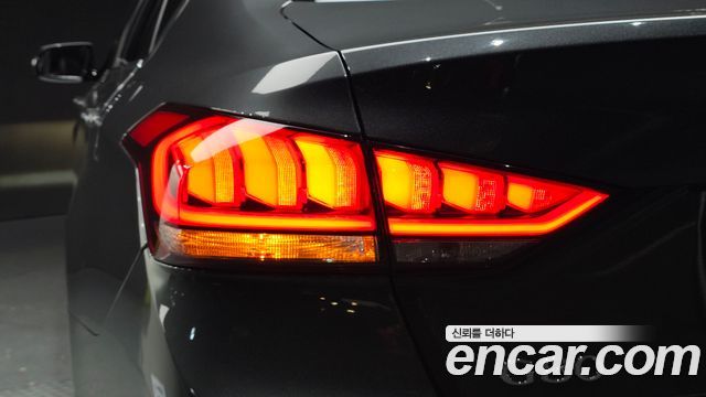Genesis G80 2017 — photo 9
