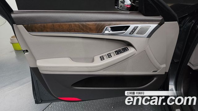Genesis G80 2017 — photo 14
