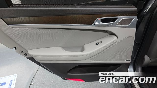 Genesis G80 2017 — photo 15