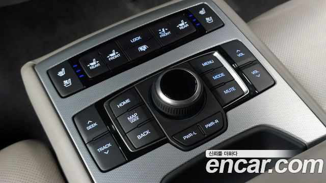 Genesis G80 2017 — photo 28