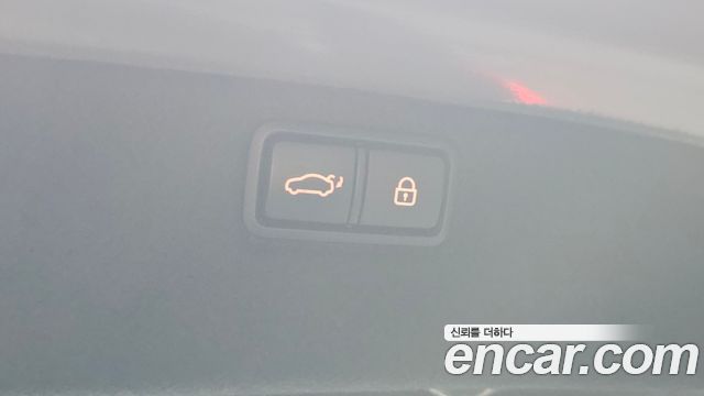 Genesis G80 2017 — photo 33