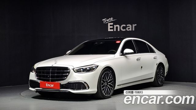 Mercedes-Benz S-Class 2025 — photo 1