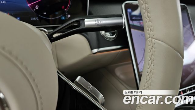 Mercedes-Benz S-Class 2025 — photo 9