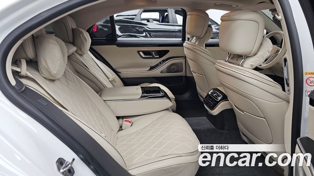 Mercedes-Benz S-Class 2025 — photo 12