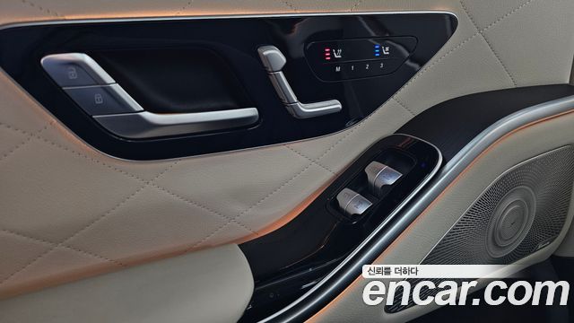 Mercedes-Benz S-Class 2025 — photo 18