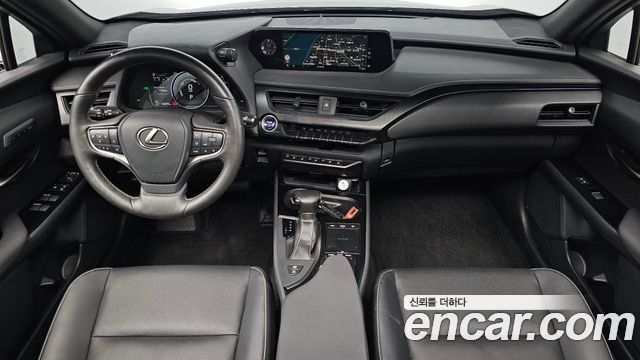 Lexus UX 2019 — photo 10
