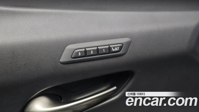 Lexus UX 2019 — photo 29