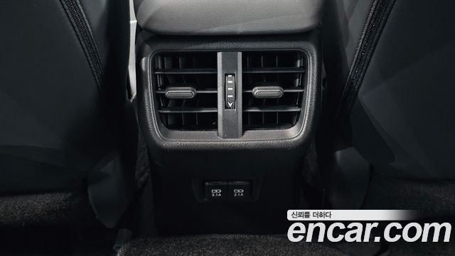 Lexus UX 2019 — photo 31