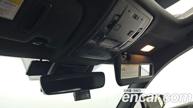 Lexus UX 2019 — photo 32