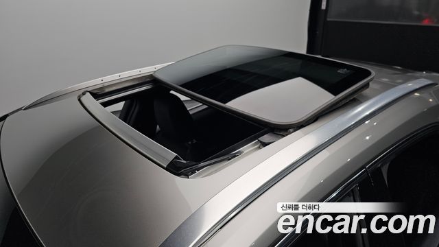 Lexus UX 2019 — photo 33