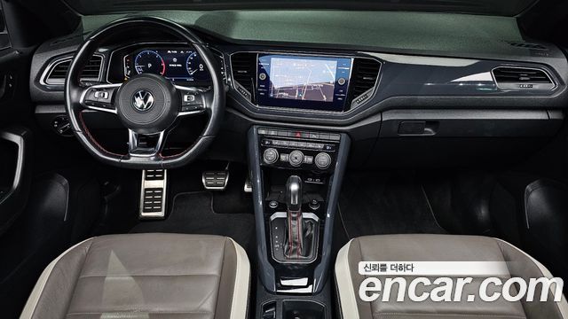 Volkswagen T-Roc 2021 — photo 10