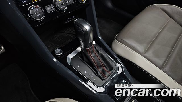 Volkswagen T-Roc 2021 — photo 12