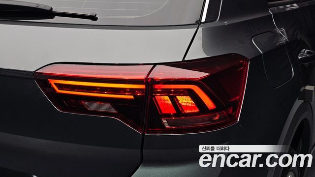 Volkswagen T-Roc 2021 — photo 9