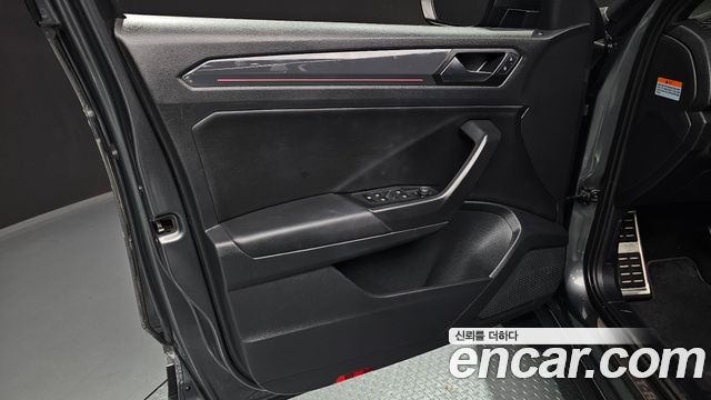 Volkswagen T-Roc 2021 — photo 14