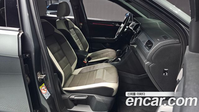 Volkswagen T-Roc 2021 — photo 16