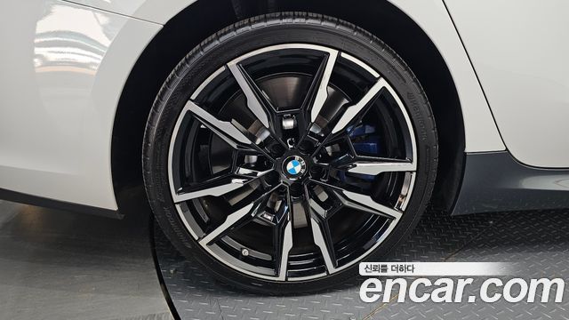 BMW 8-Series 2023 — photo 5