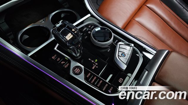 BMW 8-Series 2023 — photo 9