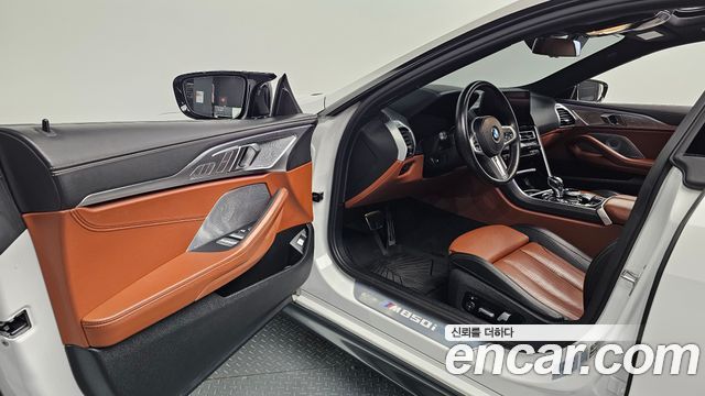 BMW 8-Series 2023 — photo 10