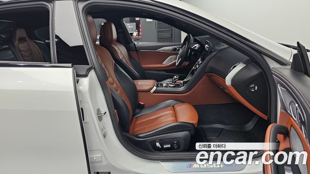 BMW 8-Series 2023 — photo 11