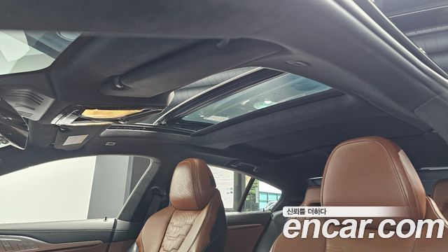 BMW 8-Series 2023 — photo 19