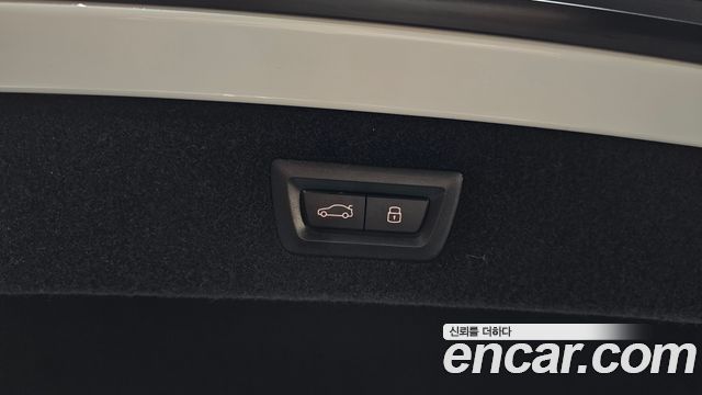 BMW 8-Series 2023 — photo 20