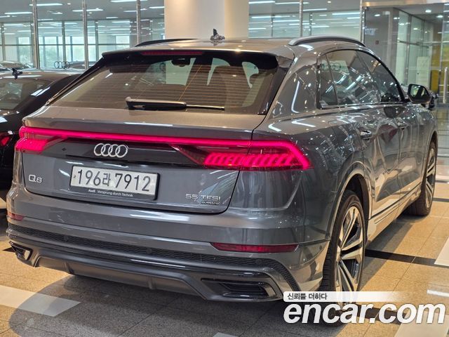 Audi Q8 2023 — photo 2