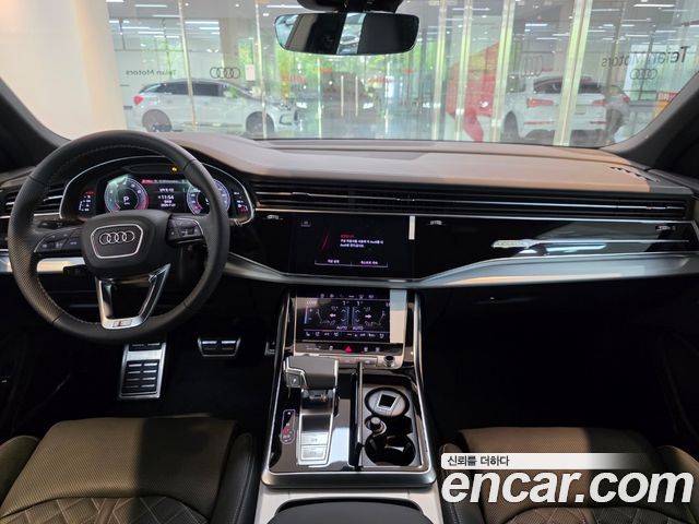 Audi Q8 2023 — photo 7