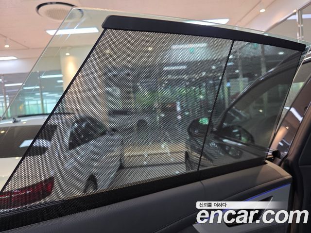 Audi Q8 2023 — photo 19