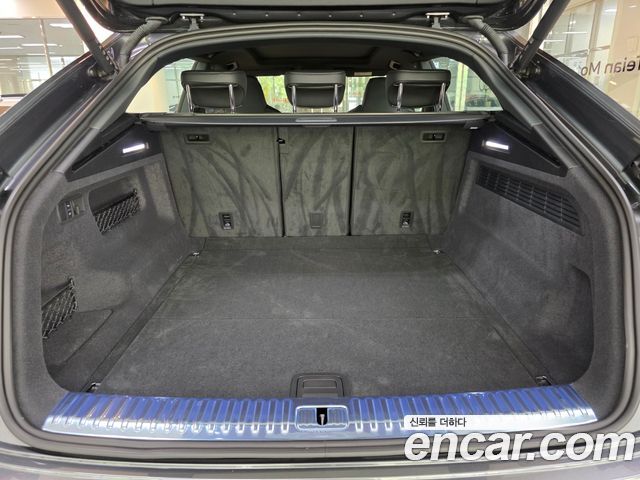 Audi Q8 2023 — photo 20